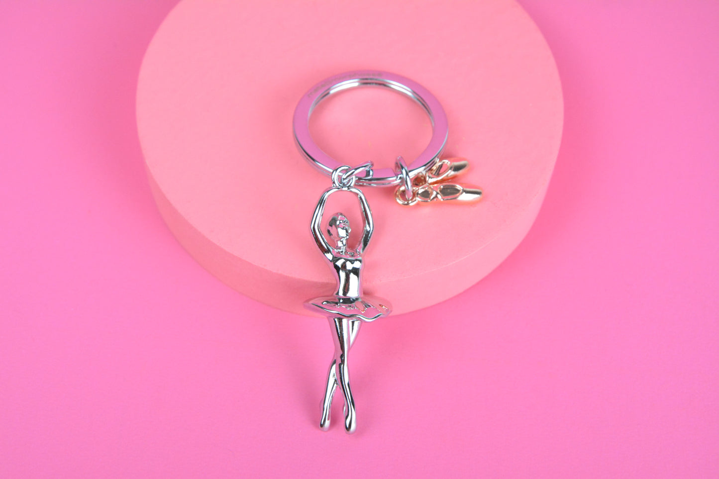 Ballet dancer alloy keychain, niche, girlish, ballet shoes, ballet skirt, ballet girl, creative birthday gift.