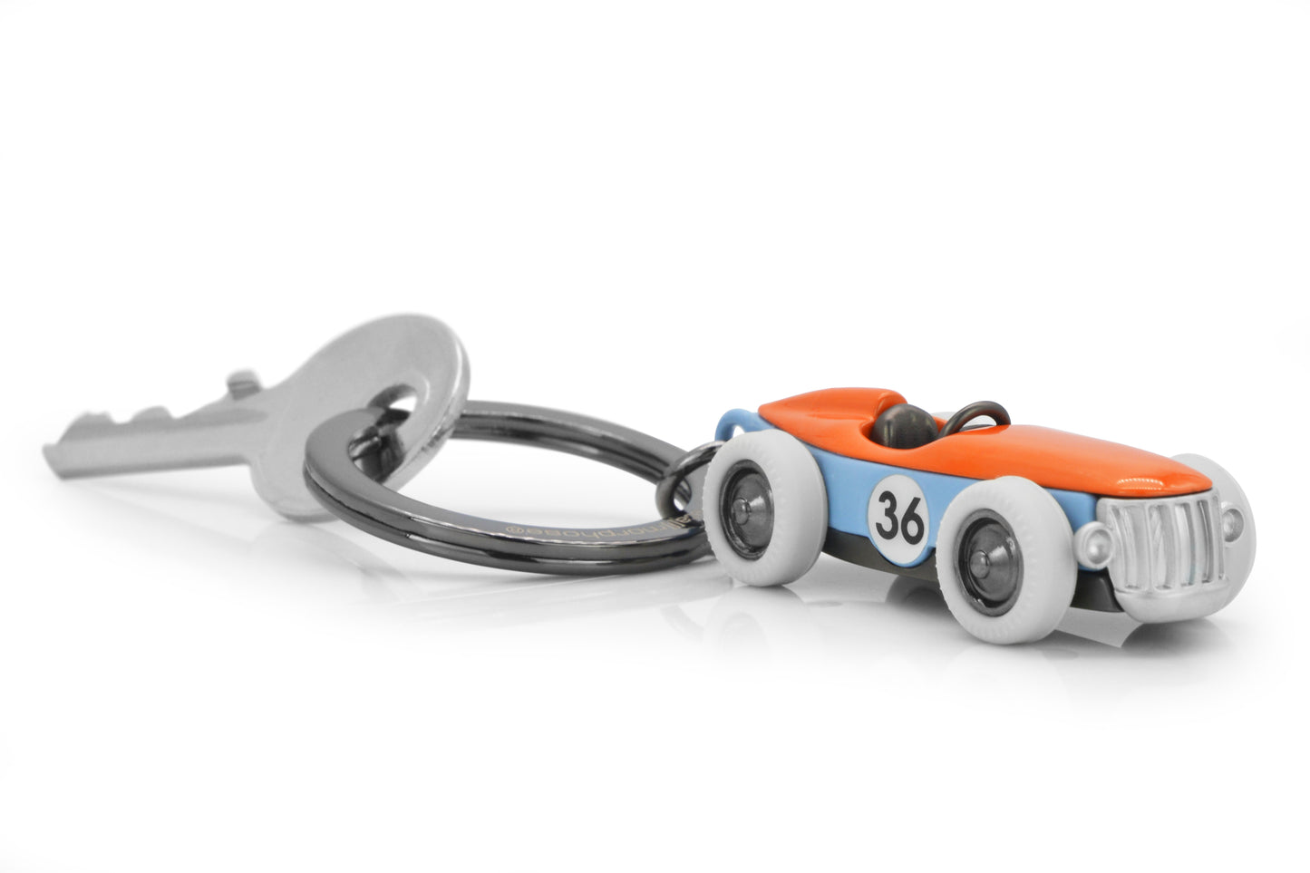 Vintage racing car keychain bag charm, high-end, exquisite, cool, creative birthday gift