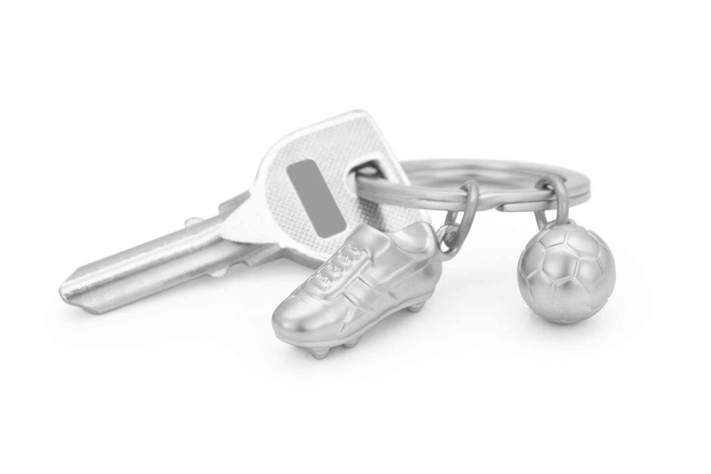 Soccer shoe-shaped alloy car keychain pendant, sporty and creative, a gift for boys.
